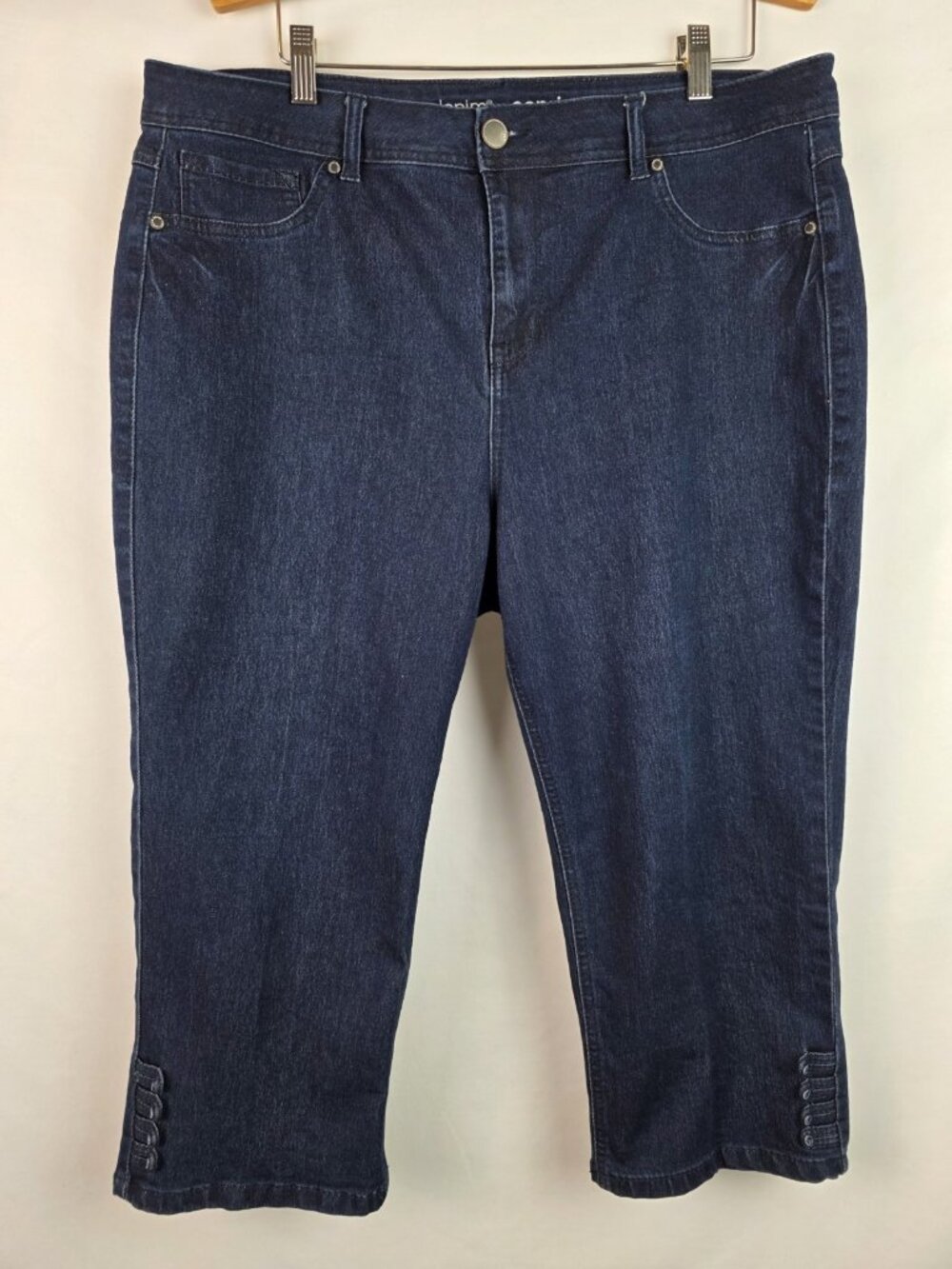 Avenue Denim Capri Jeans Women Size 18 Dark Blue Cropped Pants
